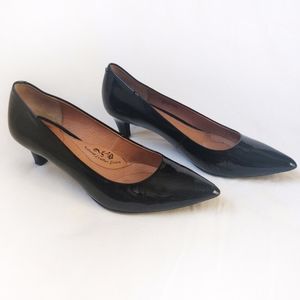 Shiny black leather kitten heels